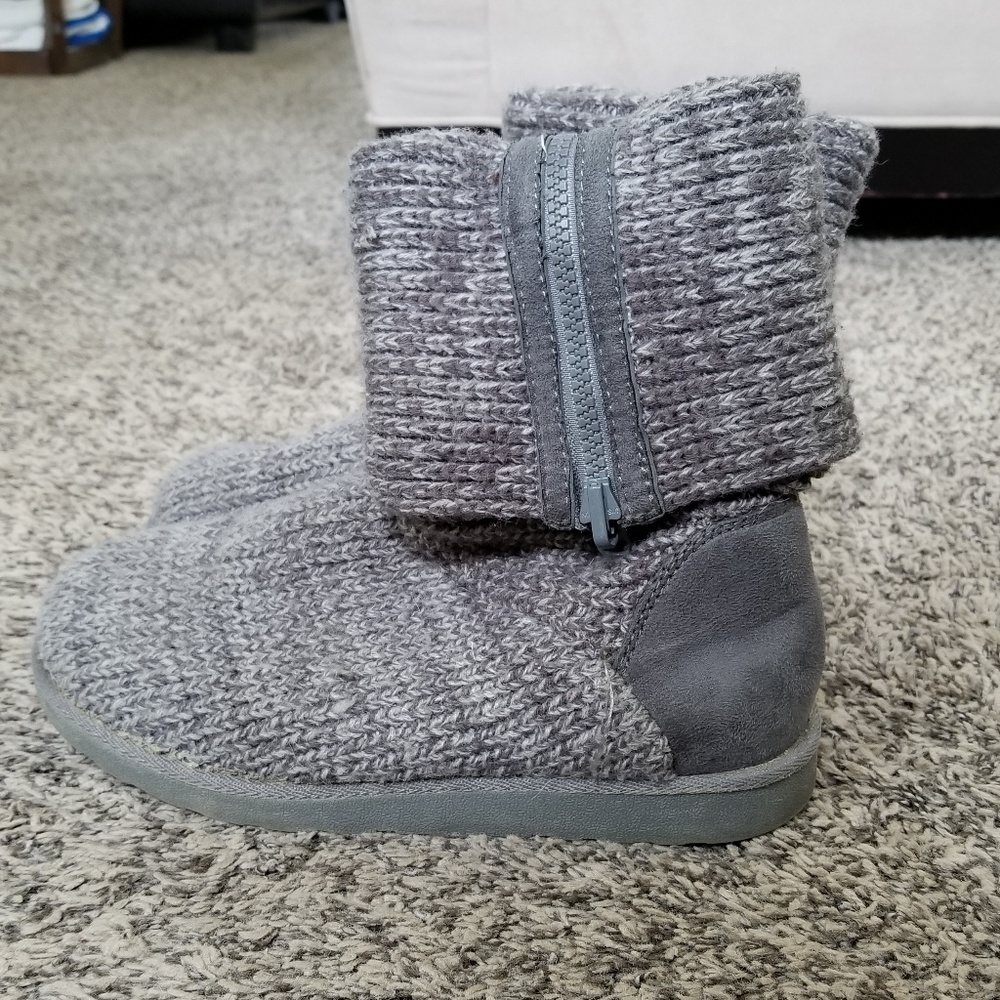 Heather grey winter boots